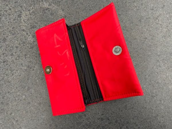 Portemonnee borduursels Vietnam magneetsluiting fairtrade handgemaakt Ritssluiting