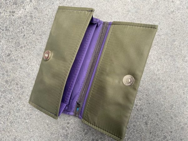 Portemonnee borduursels Vietnam magneetsluiting fairtrade handgemaakt apart vak rits