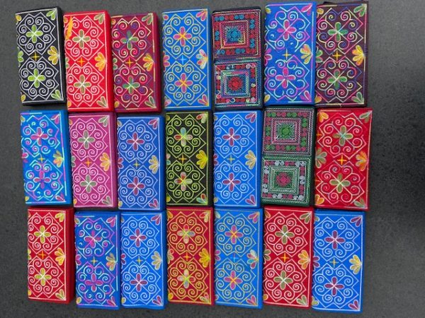 Portemonnee borduursels Vietnam magneetsluiting fairtrade handgemaakt
