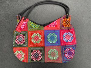 Schoudertas katoen tas Vietnam gekleurd borduursels ritssluiting gevoerd fair trade
