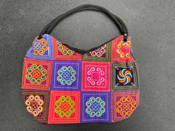 Schoudertas katoen tas Vietnam gekleurd borduursels ritssluiting gevoerd fairtradem handgemaakt