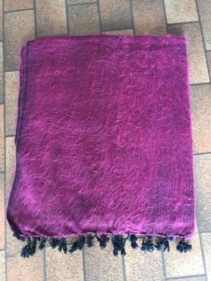 Sjaal van Yakwol Jakwol Shawls of Yakwool Fairtrade paars zwart