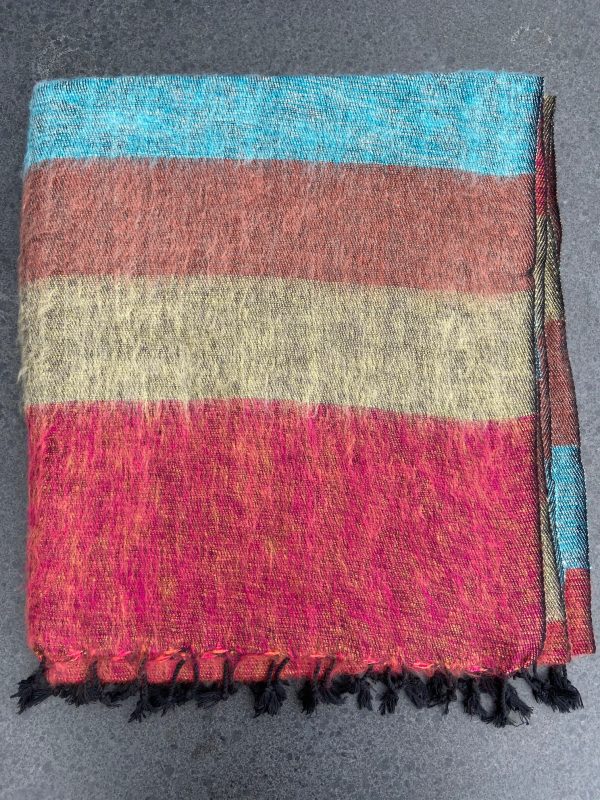 Sjaal van Yakwol Jakwol Jak wollen handmade Shawls of Yakwool gestreept rood bruin geel blauw