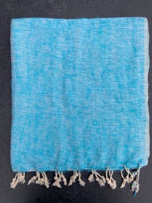 Sjaal van Yakwol Jakwol Shawls of Yakwool Fairtrade licht blauw wit