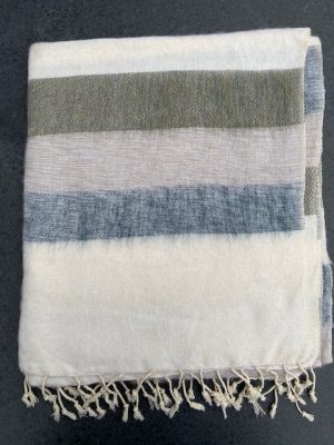 Sjaals van Yakwol Jakwol Jak yak Shawls of Yakwool fairtrade gestreept beige grijs bruin